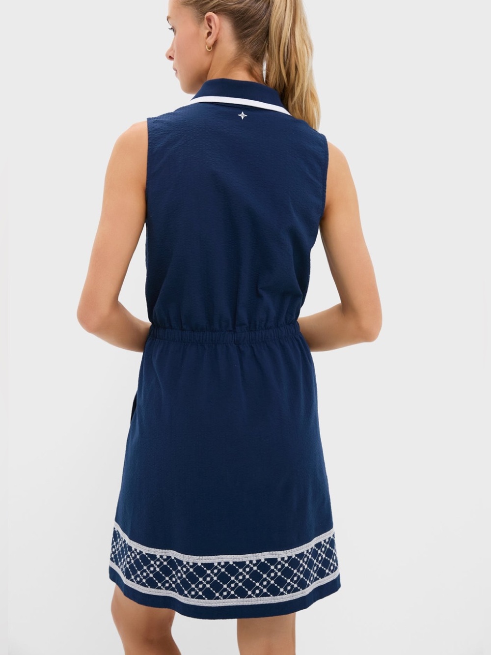 TUCKERNUCK Sport Alcott Golf Dress Navy White Seersucker Embroidered NWOT Small - Picture 3 of 17